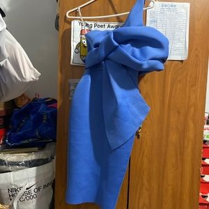 One shoulder dress